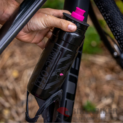 Muc-Off Black Custom Fly Water Bottle Merchandise